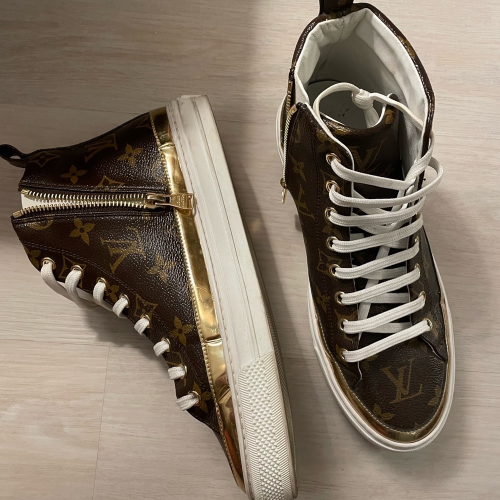 Like New! Louis Vuitton High Tops